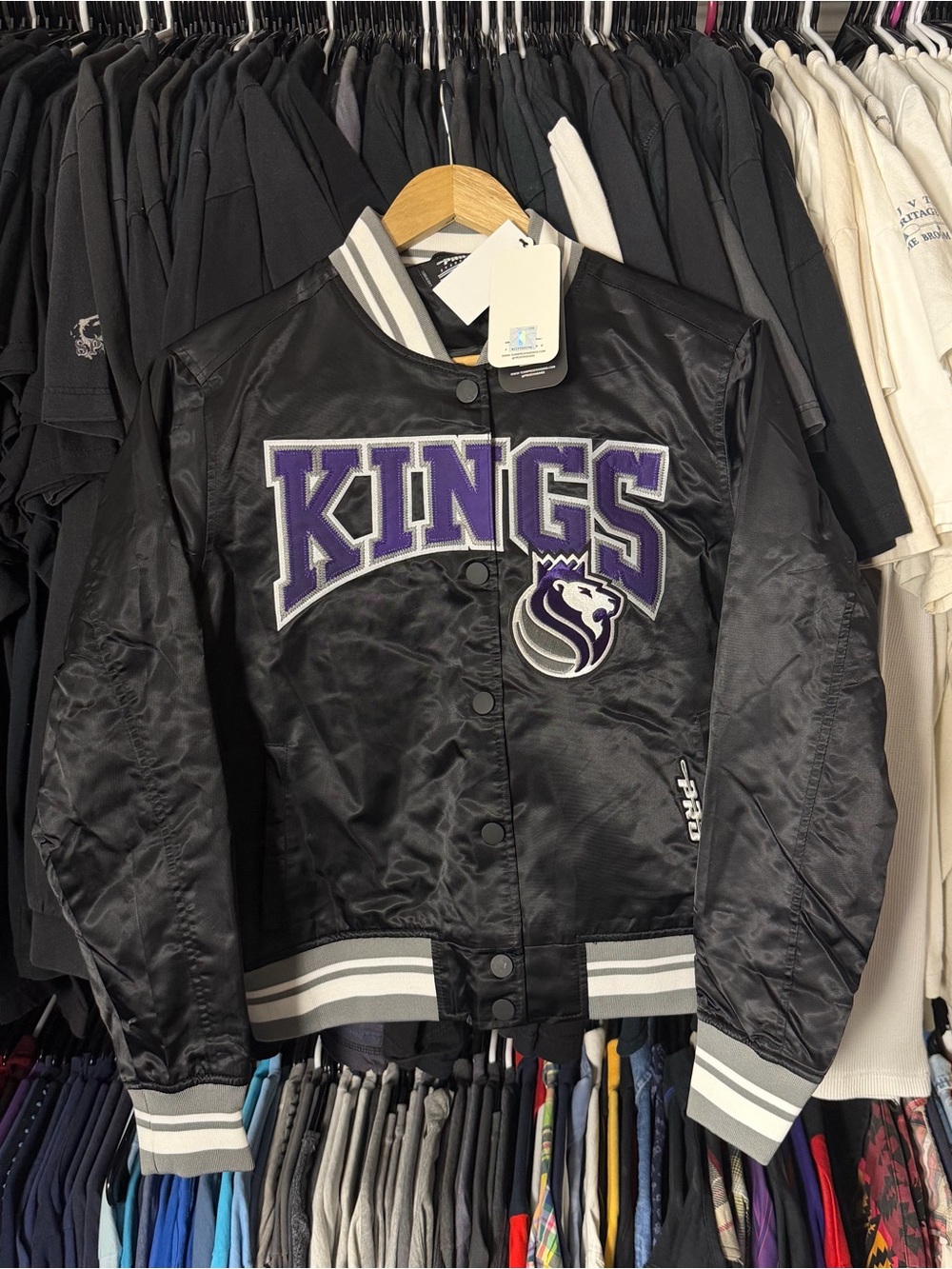 Pro Player Sacramento Kings Satin Bomber Jacket Women’s Small Black NBA NWT Snap